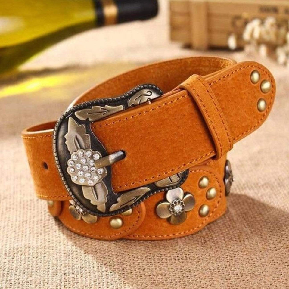 Elegante cinturón ancho para mujer con hebilla de pedrería.