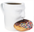 Taza de desayuno, taza de leche y taza de café.