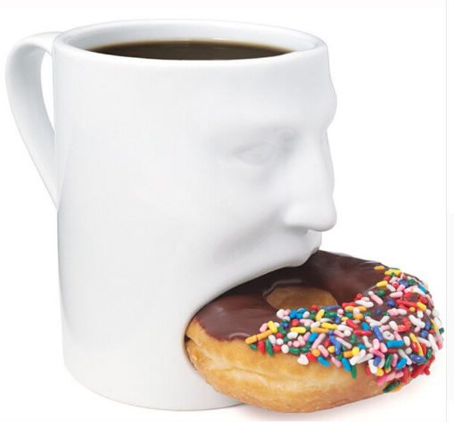Taza de desayuno, taza de leche y taza de café.