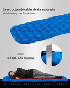 Colchoneta inflable ultraligera y portátil para acampar.